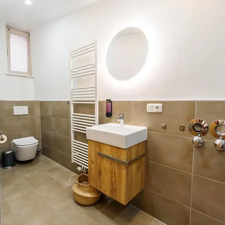 Regensburger - Im Herzen Der Altstadt רגנסבורג